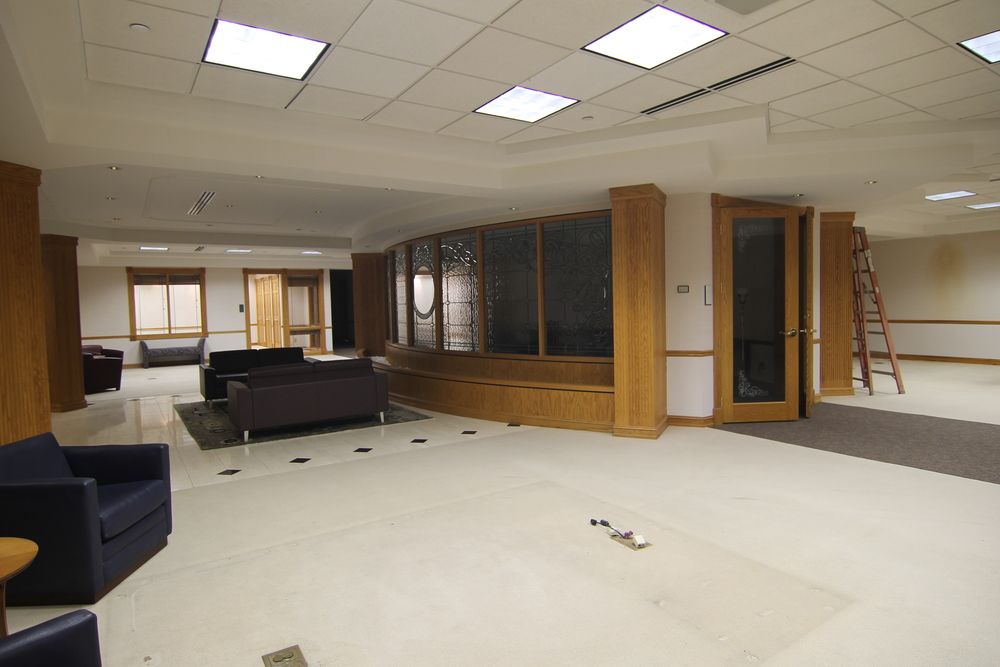 Magnavox Way Corporate Center: 1700 Magnavox Way, Fort Wayne, IN 46804